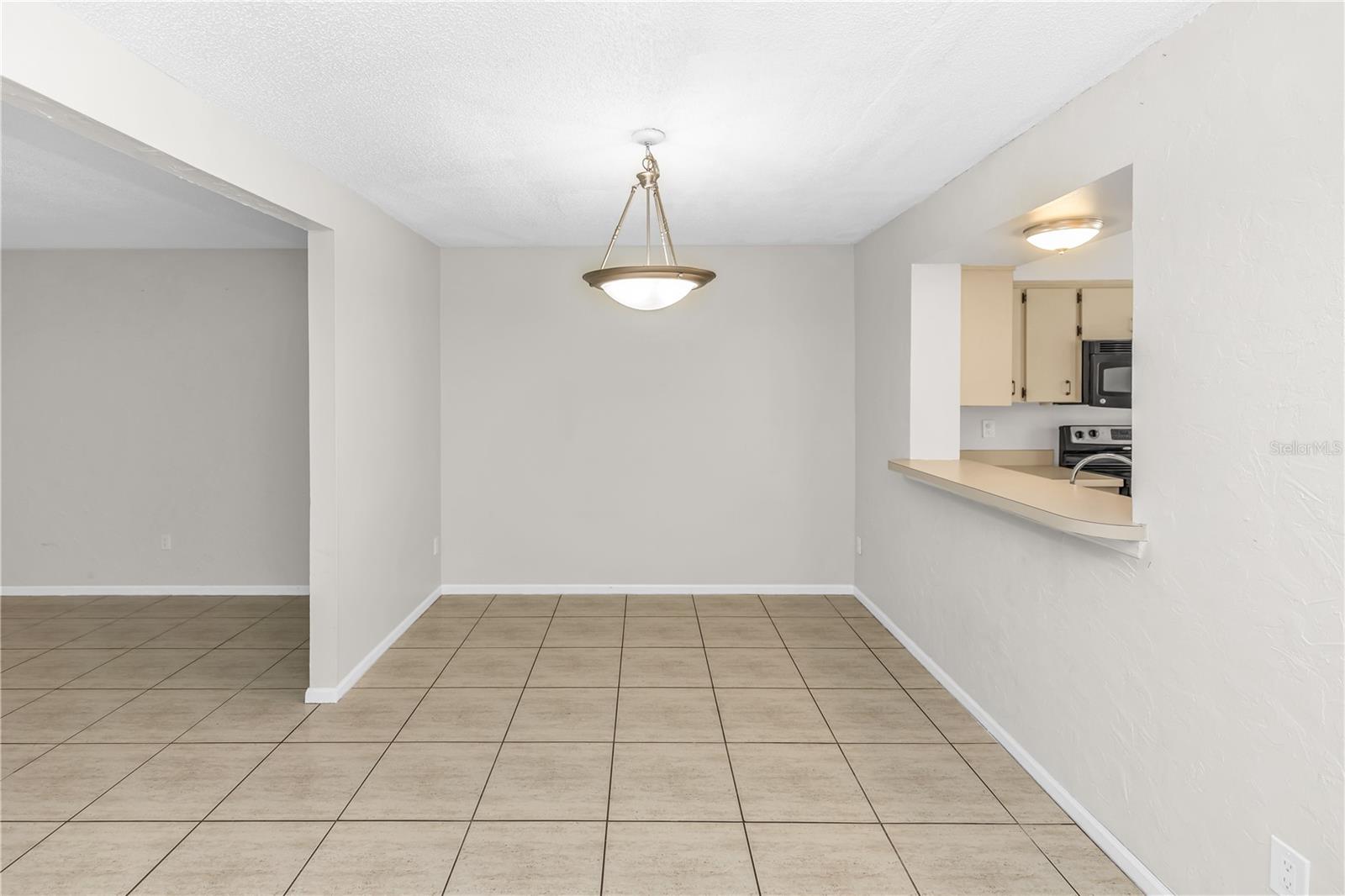 Image 5 of 18 For 4431 Brook Hollow Circle