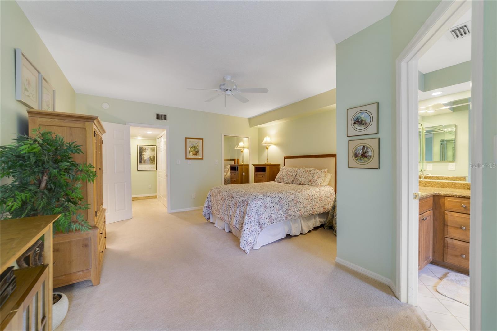 Image 12 of 30 For 1055 Kensington Park Drive 812