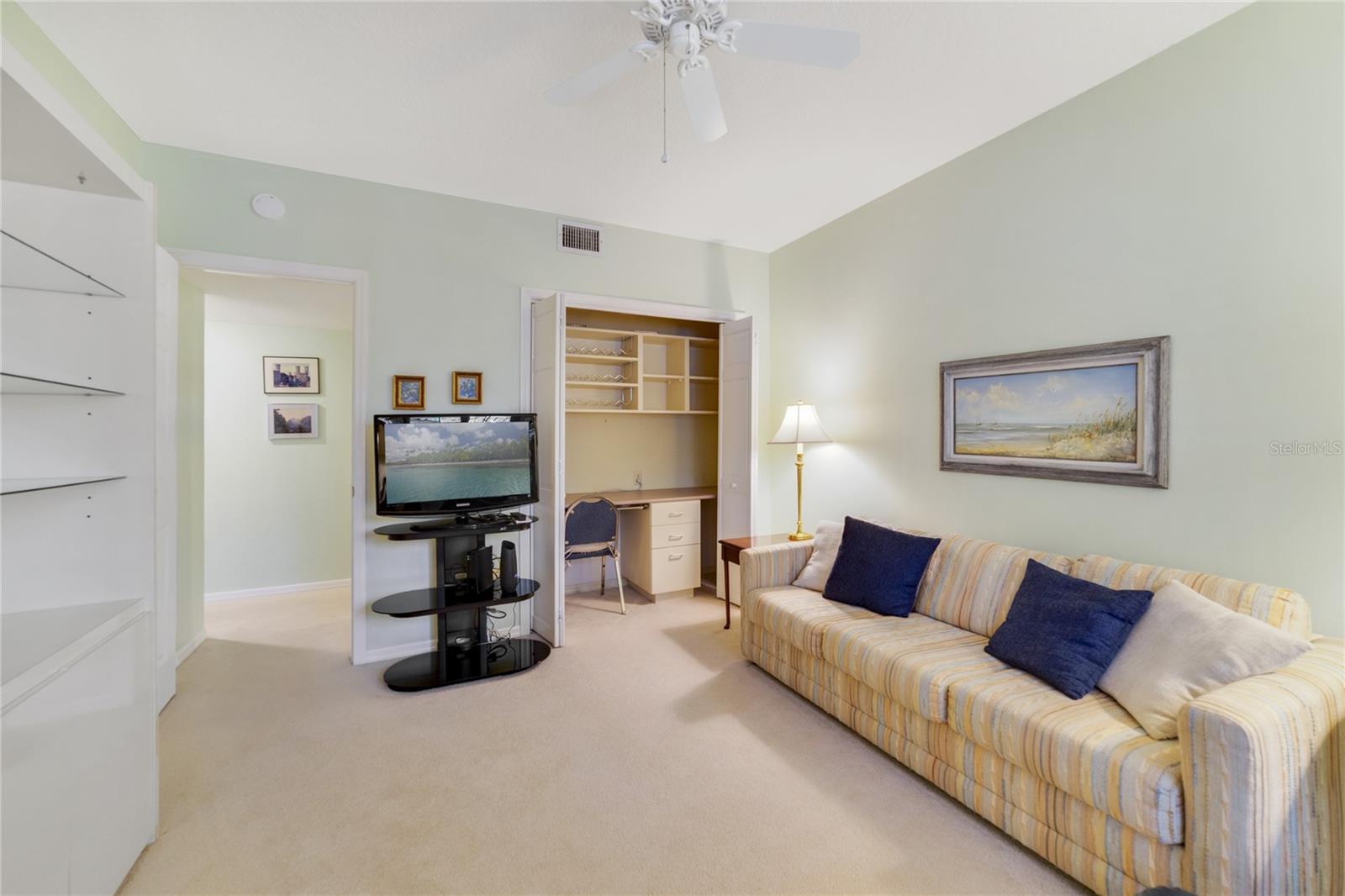 Image 17 of 30 For 1055 Kensington Park Drive 812