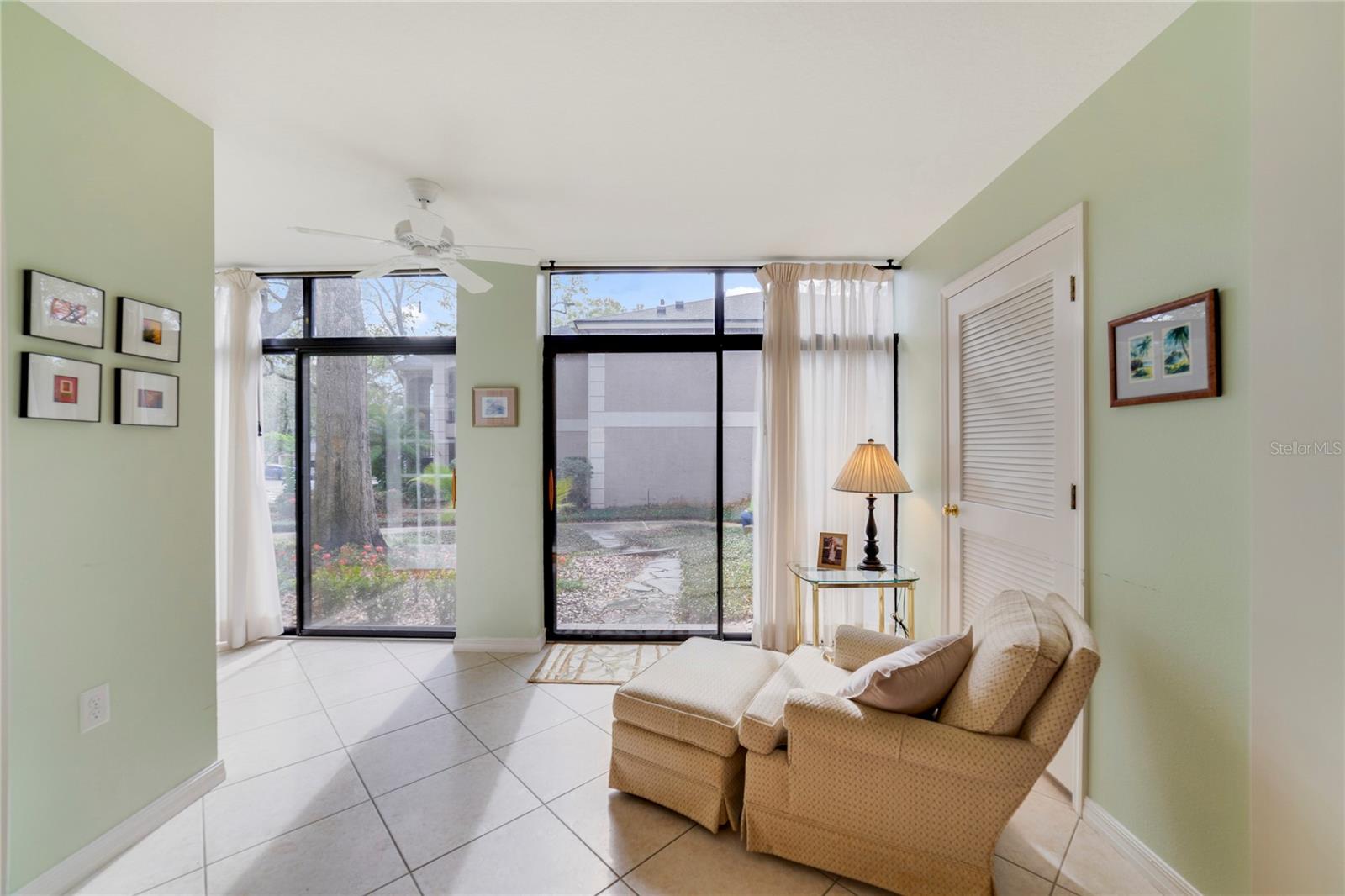 Image 23 of 30 For 1055 Kensington Park Drive 812