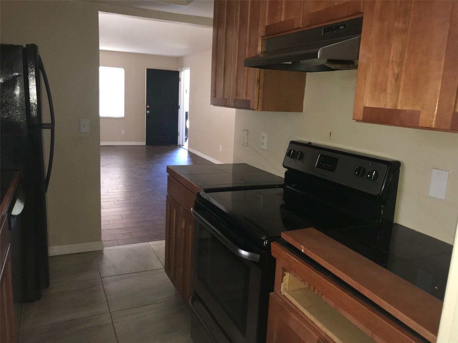 Image 5 of 8 For 517 Hyer Avenue 2