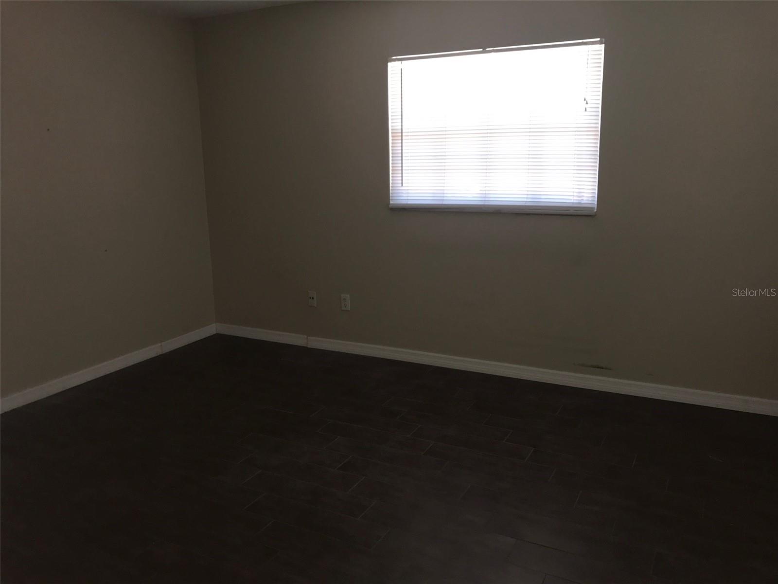 Image 8 of 8 For 517 Hyer Avenue 2