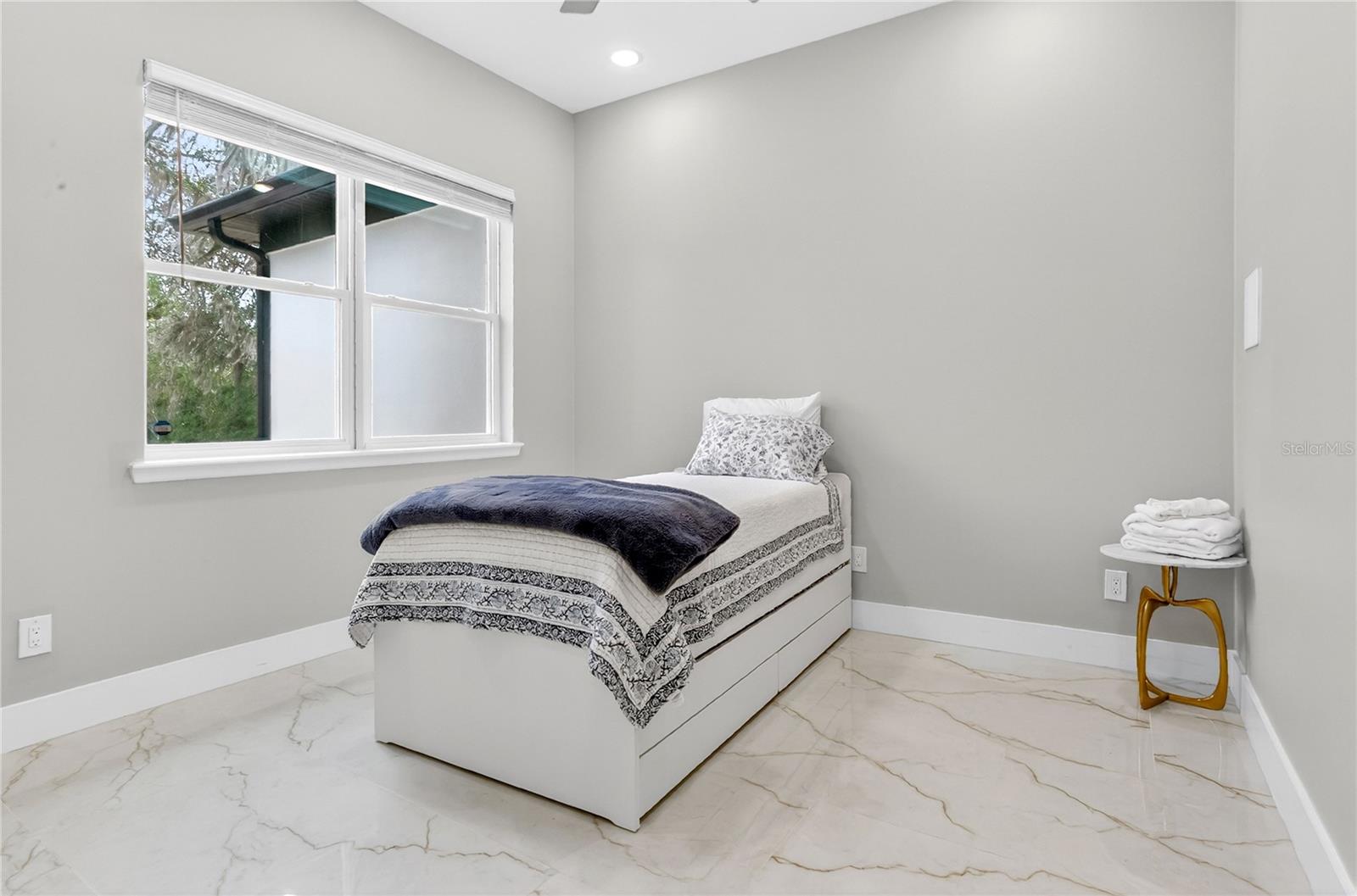 Image 20 of 32 For 18965 Sheldon Street