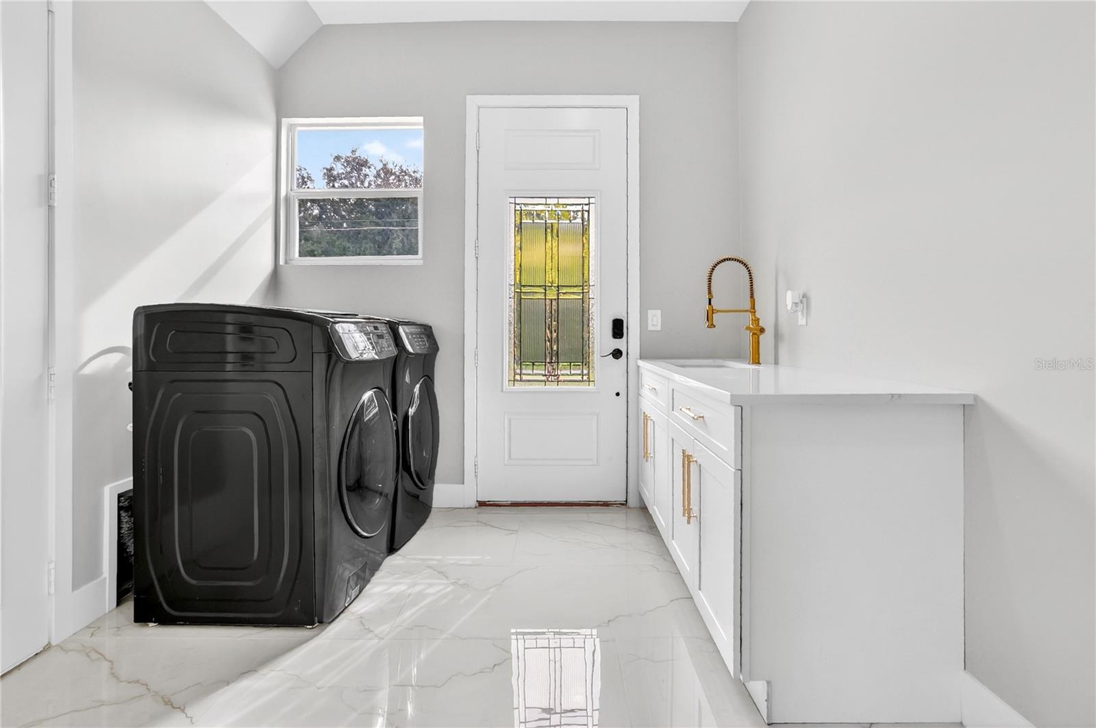 Image 21 of 32 For 18965 Sheldon Street