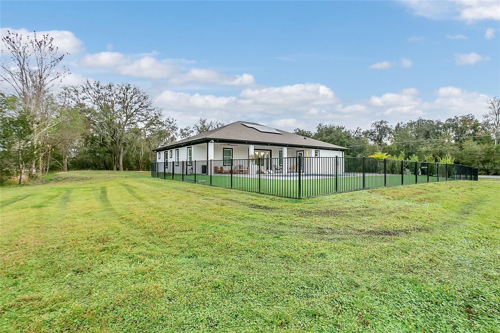 Image 26 of 32 For 18965 Sheldon Street