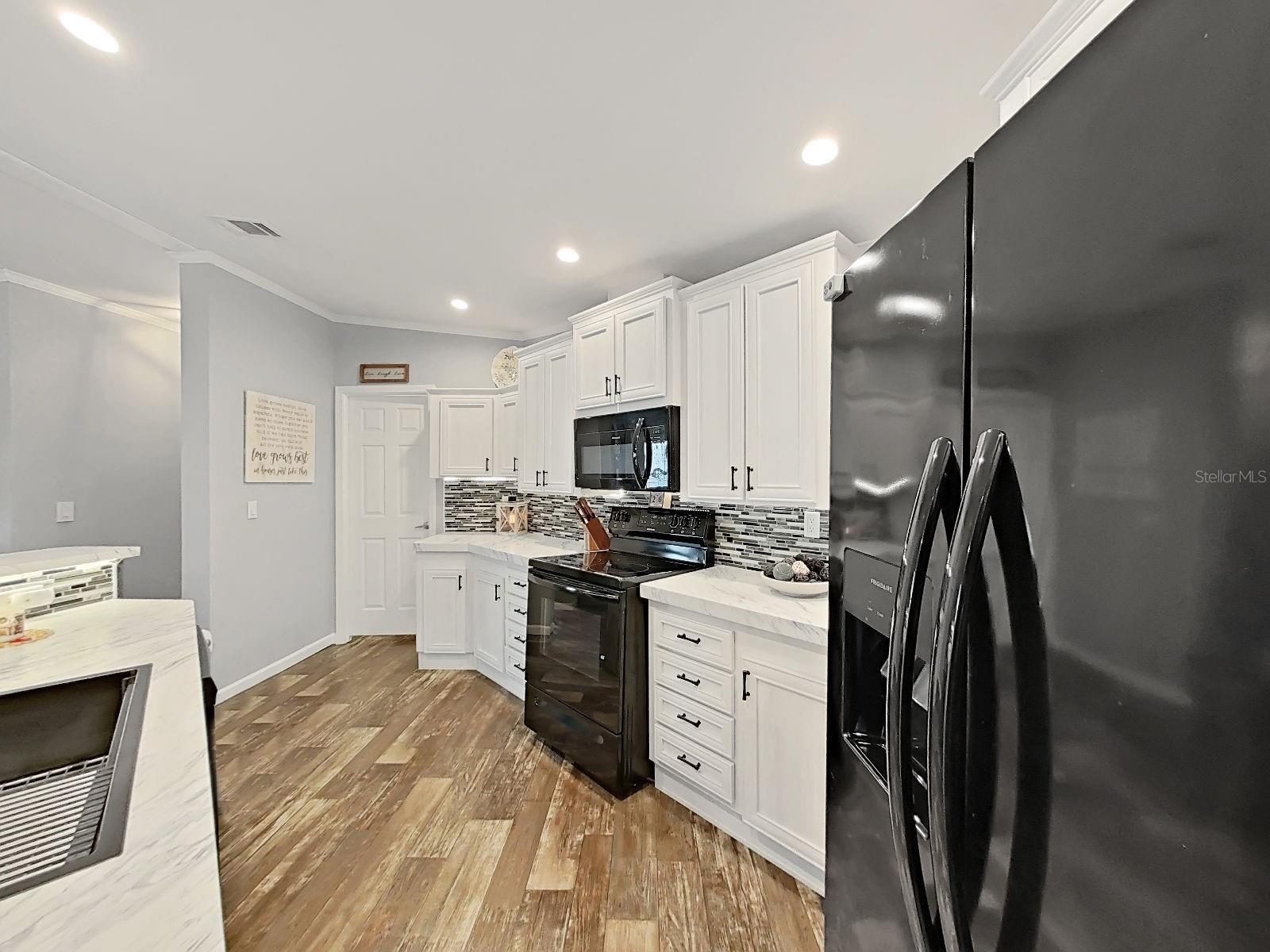 Image 33 of 38 For 7381 Western Circle