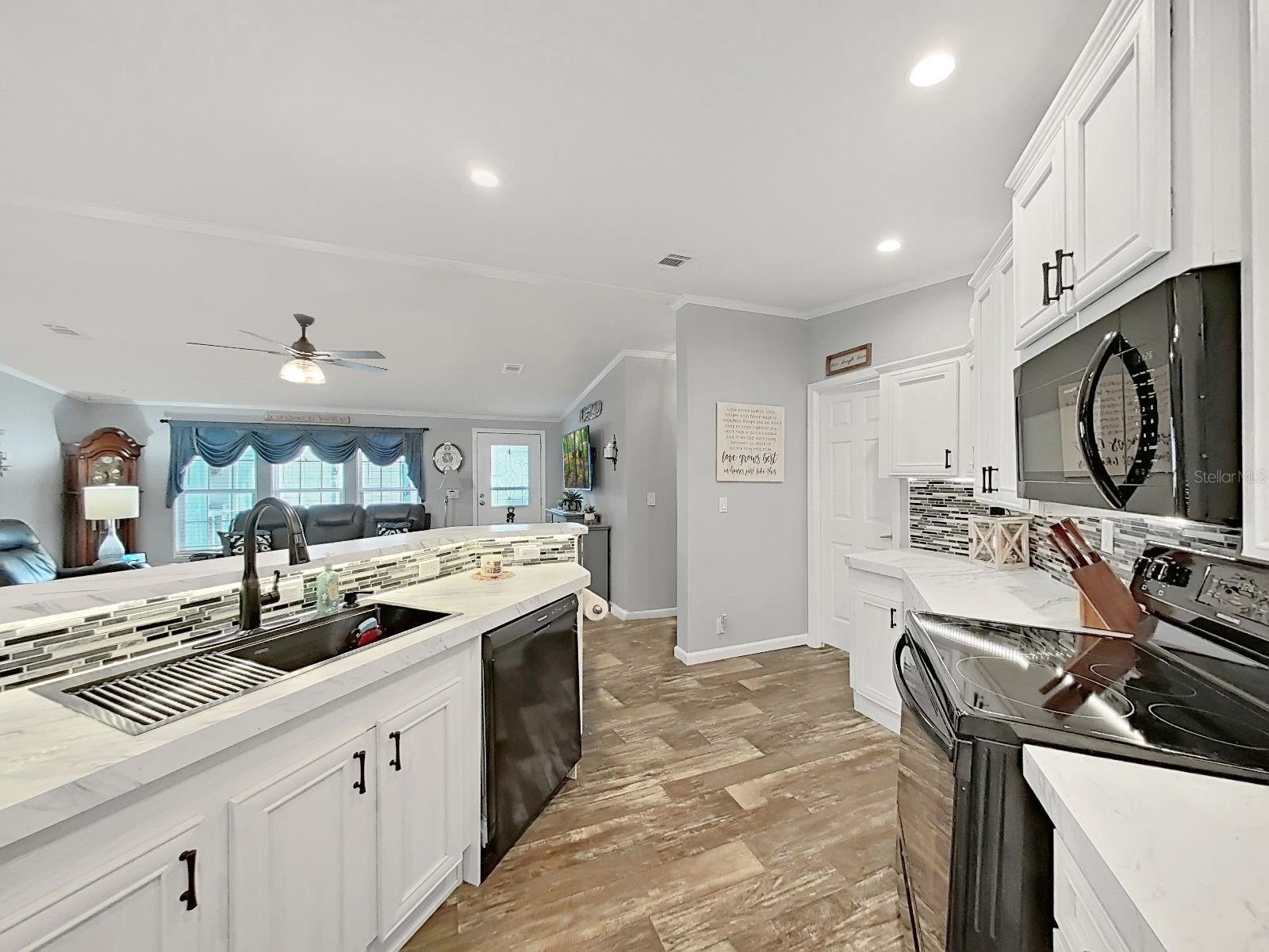 Image 34 of 38 For 7381 Western Circle