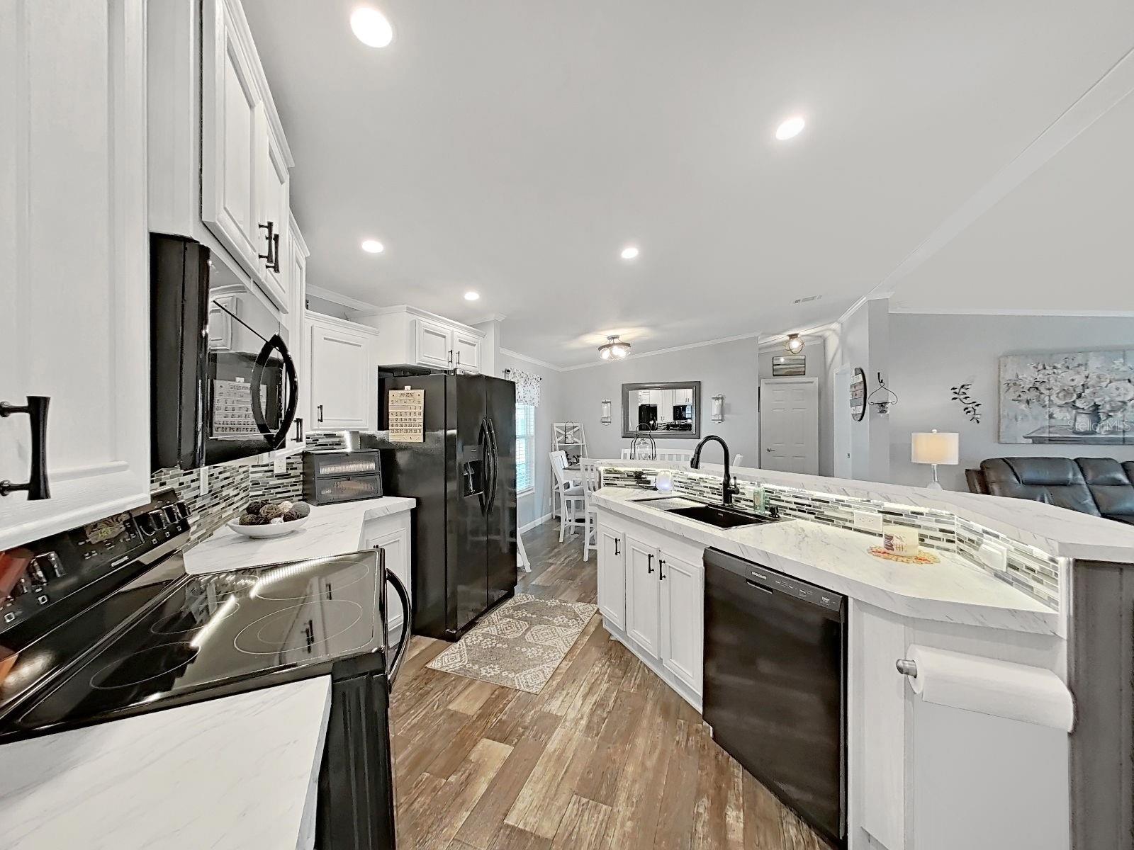 Image 36 of 38 For 7381 Western Circle