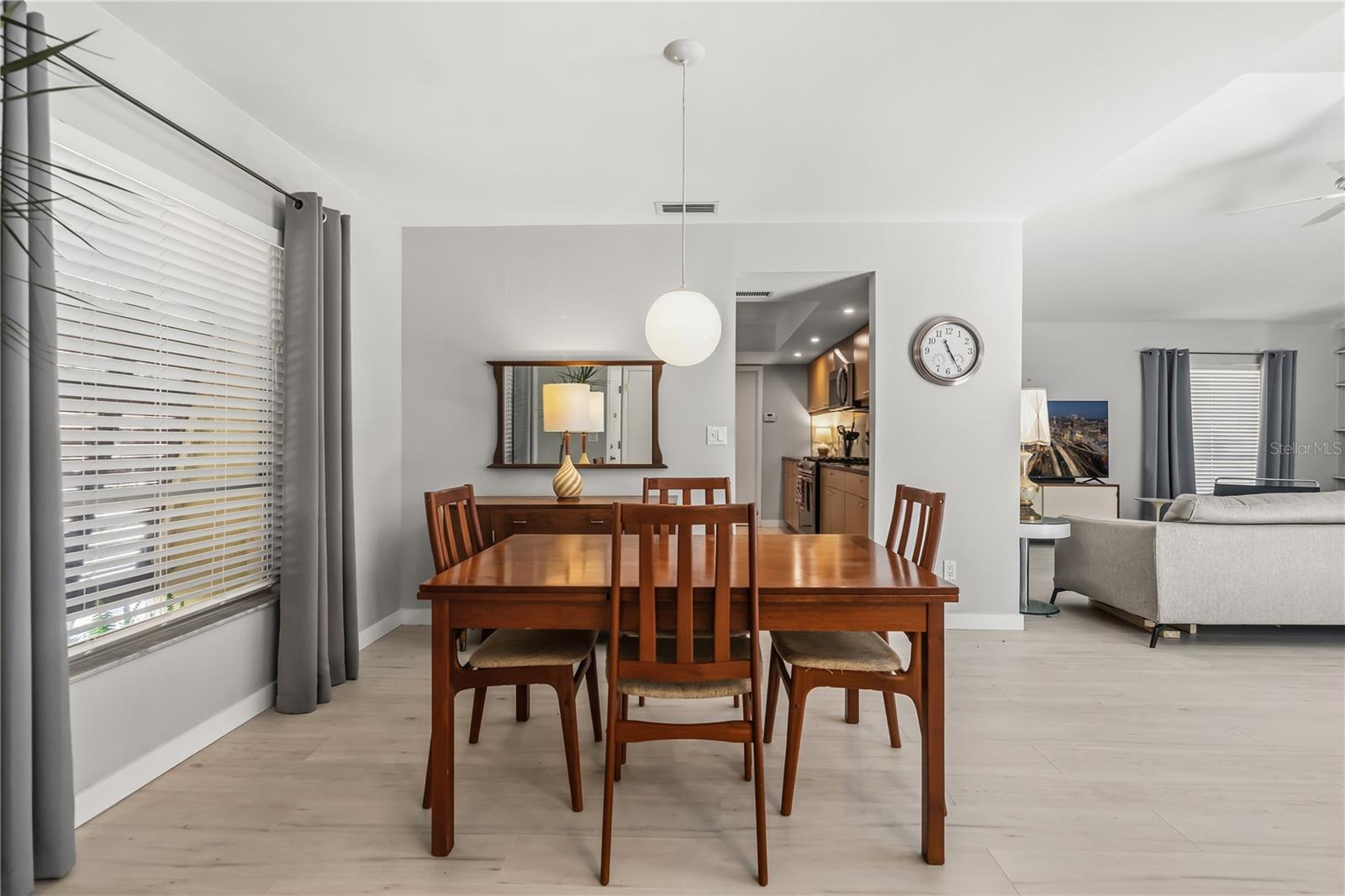 Image 11 of 37 For 4938 Samoa Circle 6