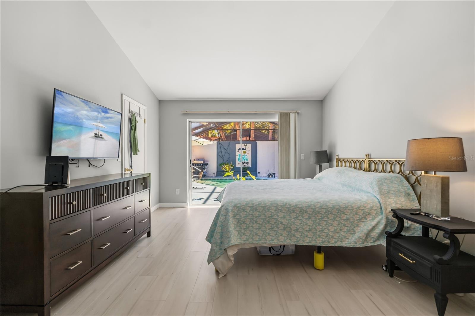 Image 17 of 37 For 4938 Samoa Circle 6