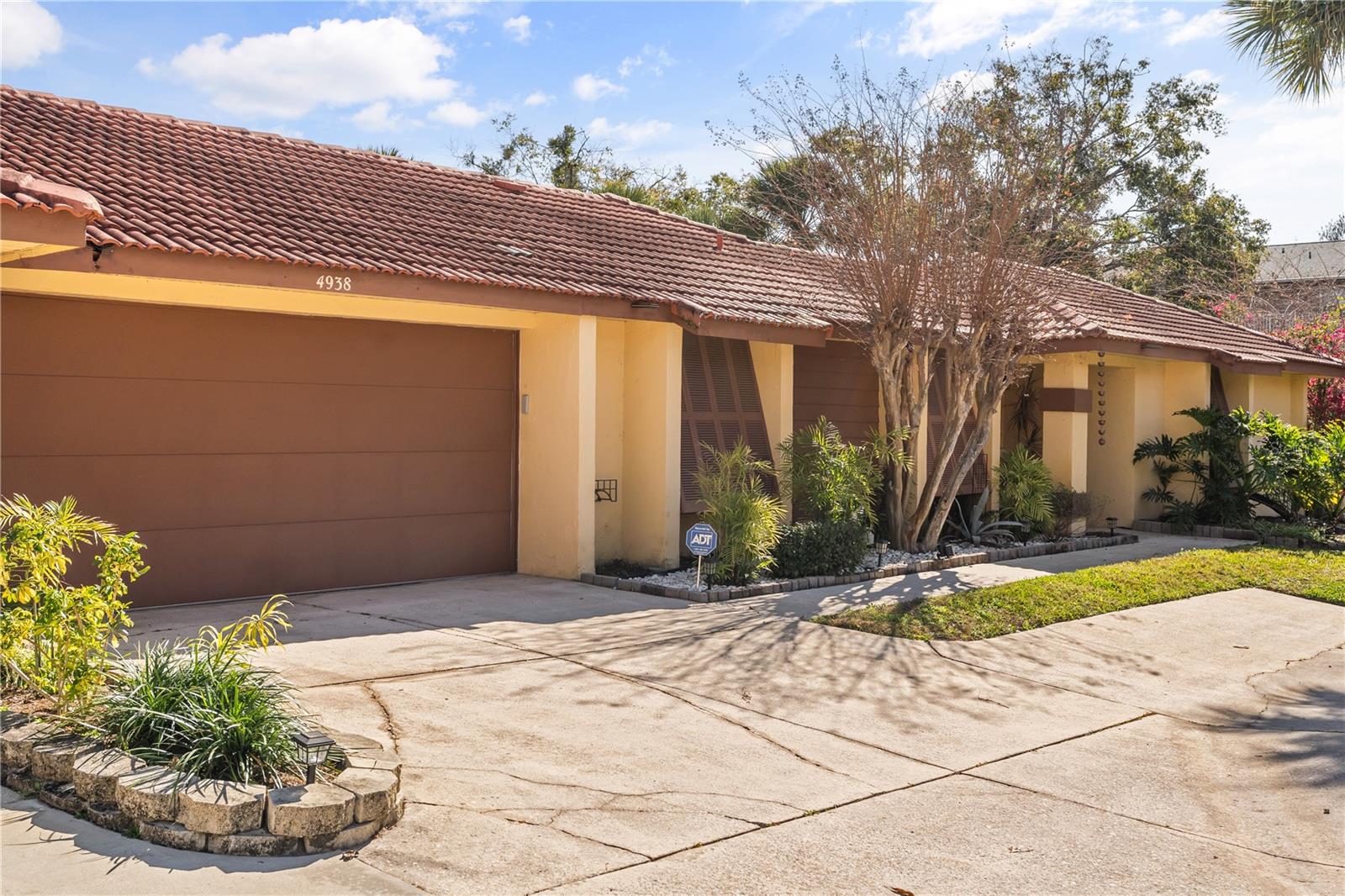 Image 2 of 37 For 4938 Samoa Circle 6