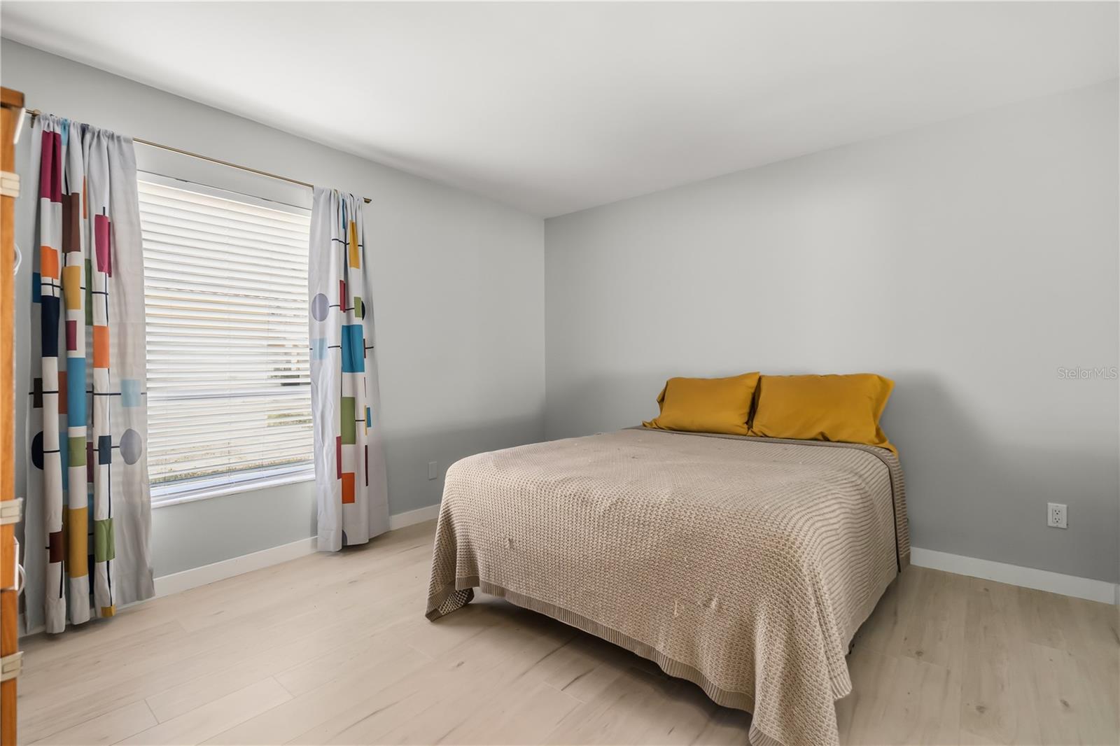 Image 23 of 37 For 4938 Samoa Circle 6