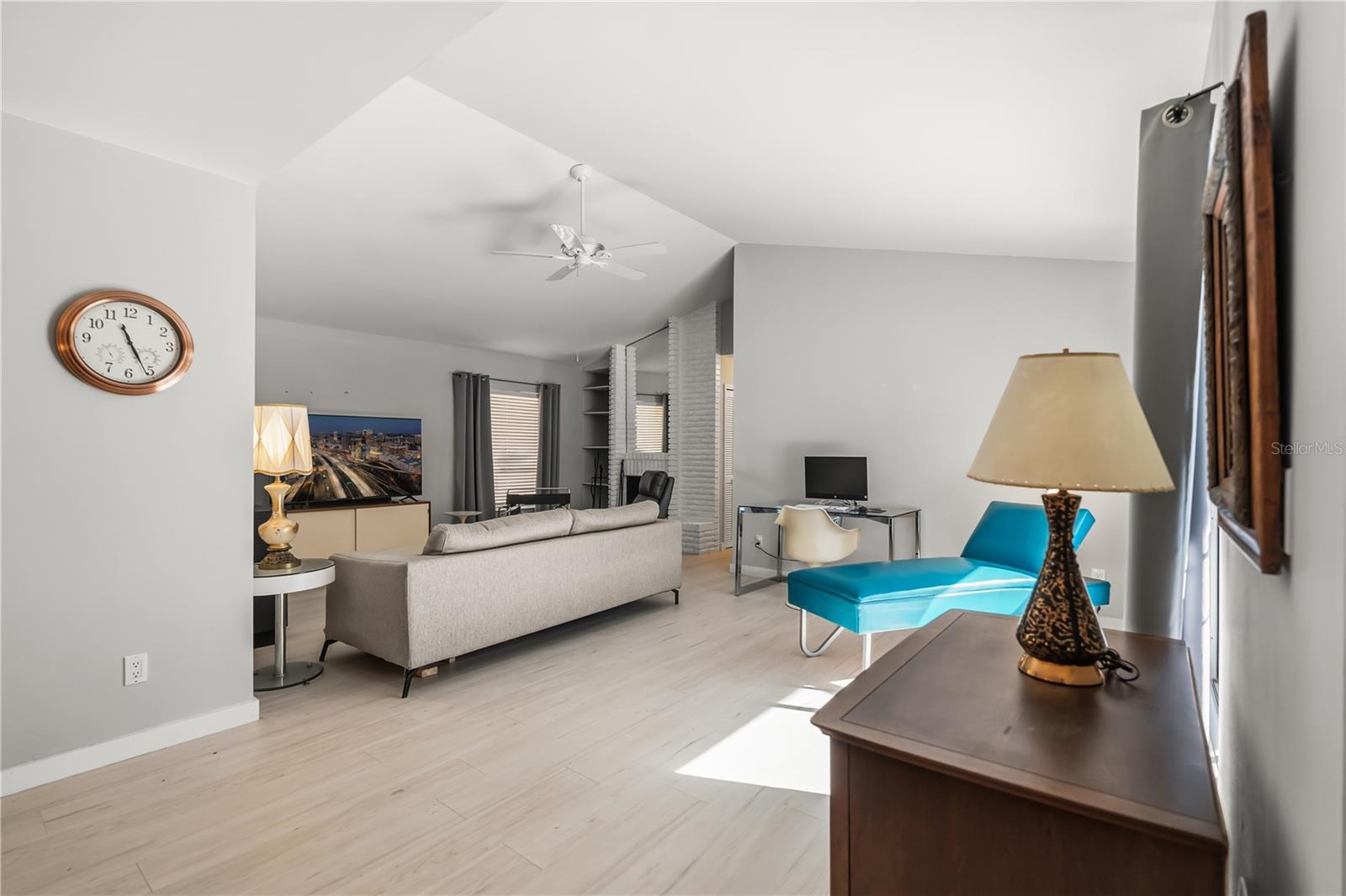 Image 4 of 37 For 4938 Samoa Circle 6