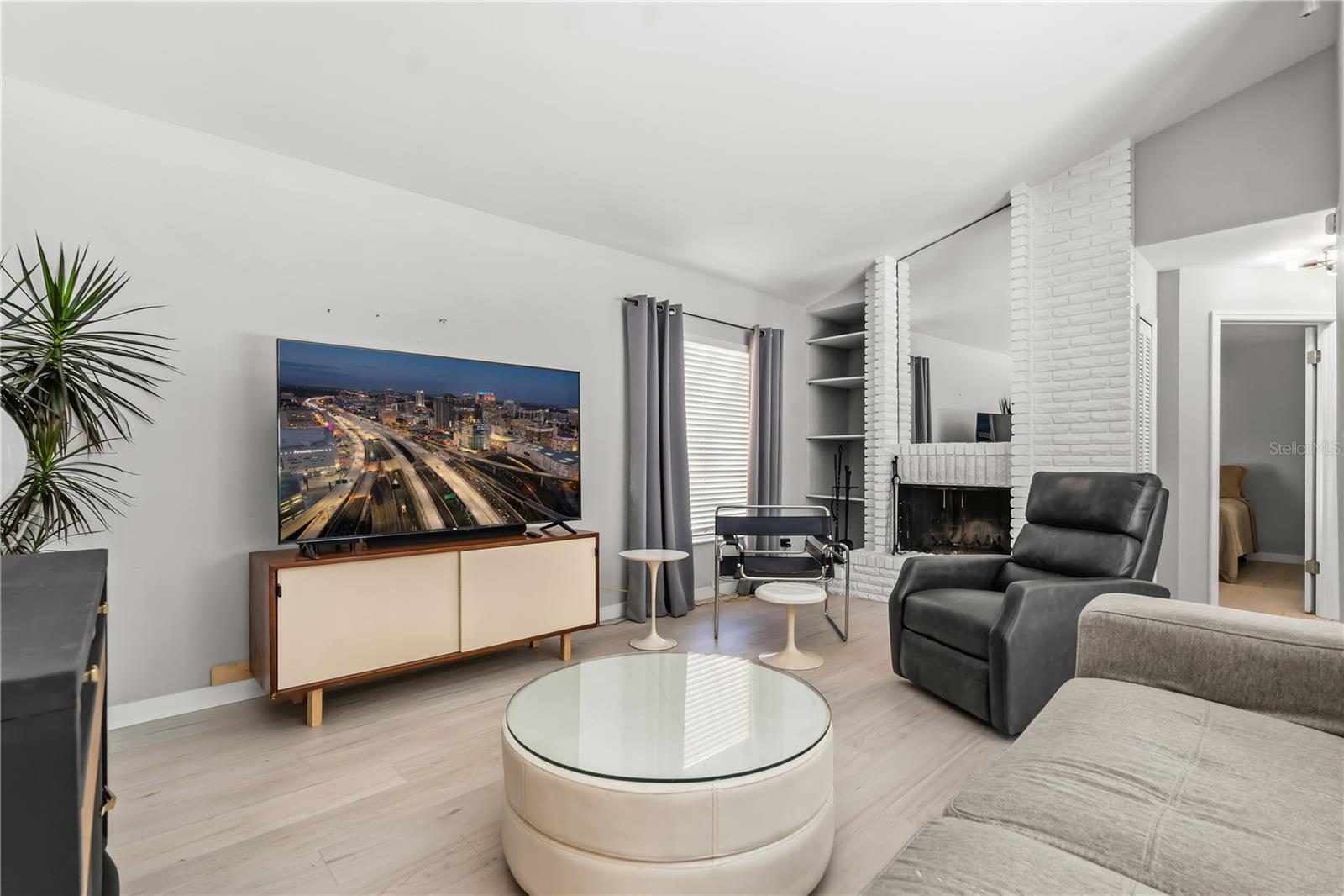 Image 9 of 37 For 4938 Samoa Circle 6