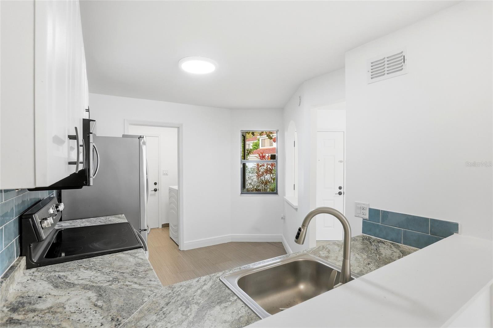 Image 11 of 43 For 5059 Ernst Court 12