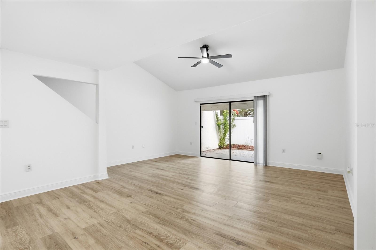 Image 12 of 43 For 5059 Ernst Court 12