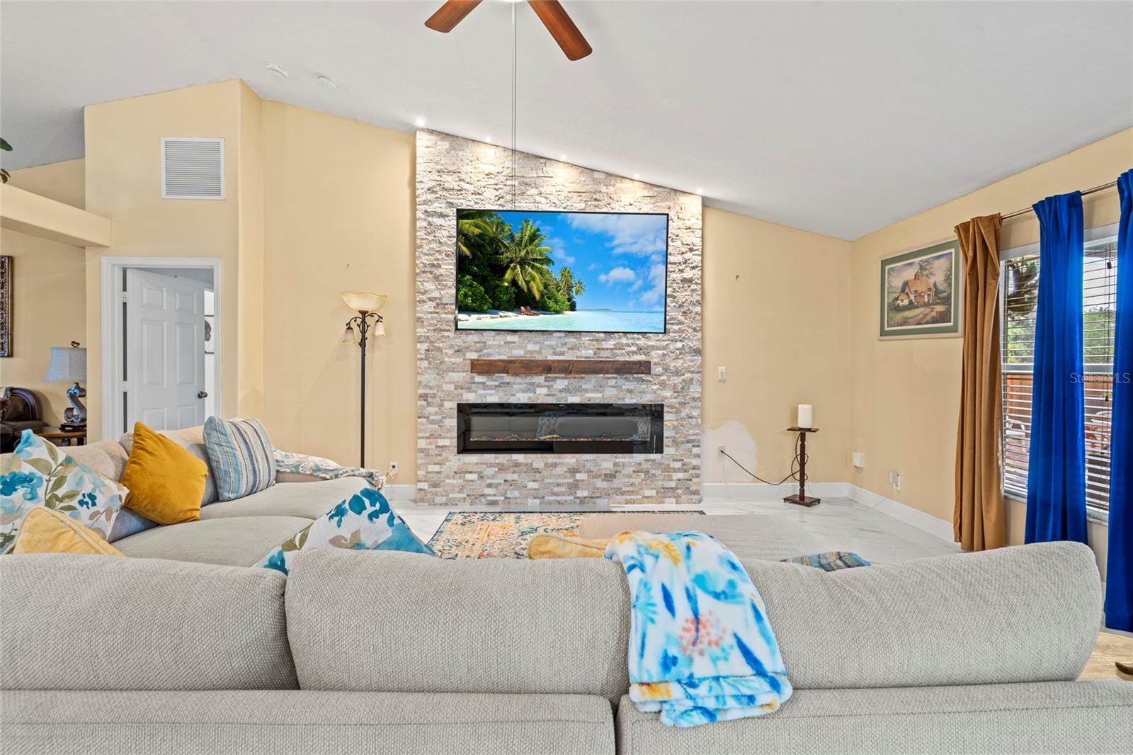 Image 15 of 46 For 4239 Callicoe Street