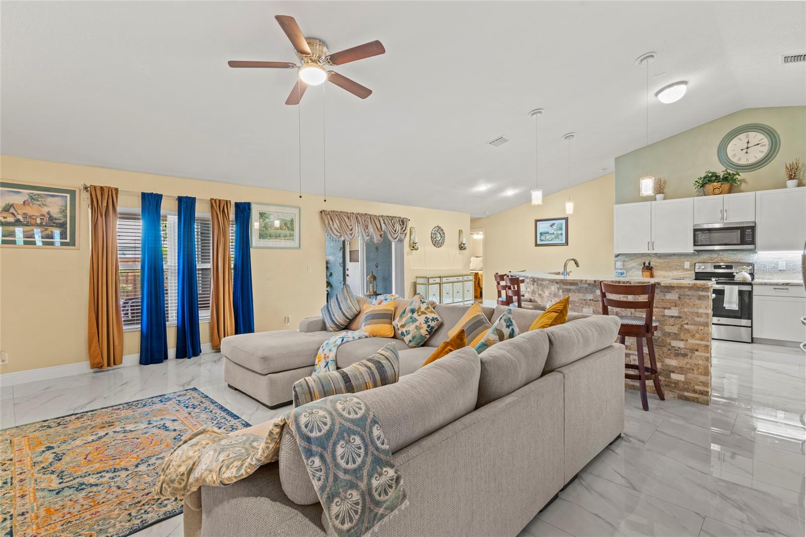 Image 16 of 46 For 4239 Callicoe Street