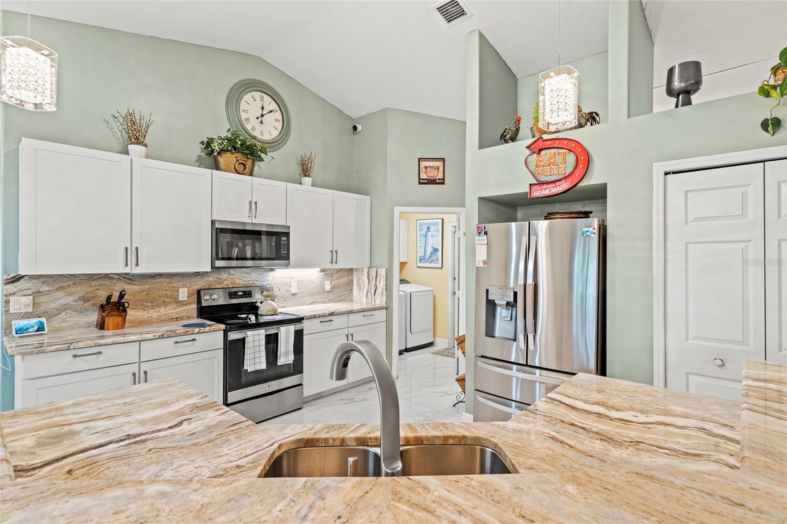 Image 17 of 46 For 4239 Callicoe Street