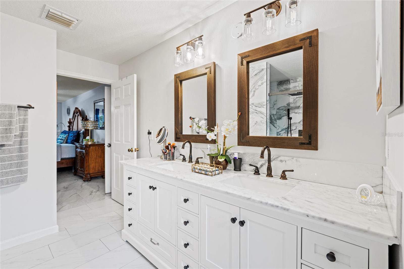 Image 25 of 46 For 4239 Callicoe Street