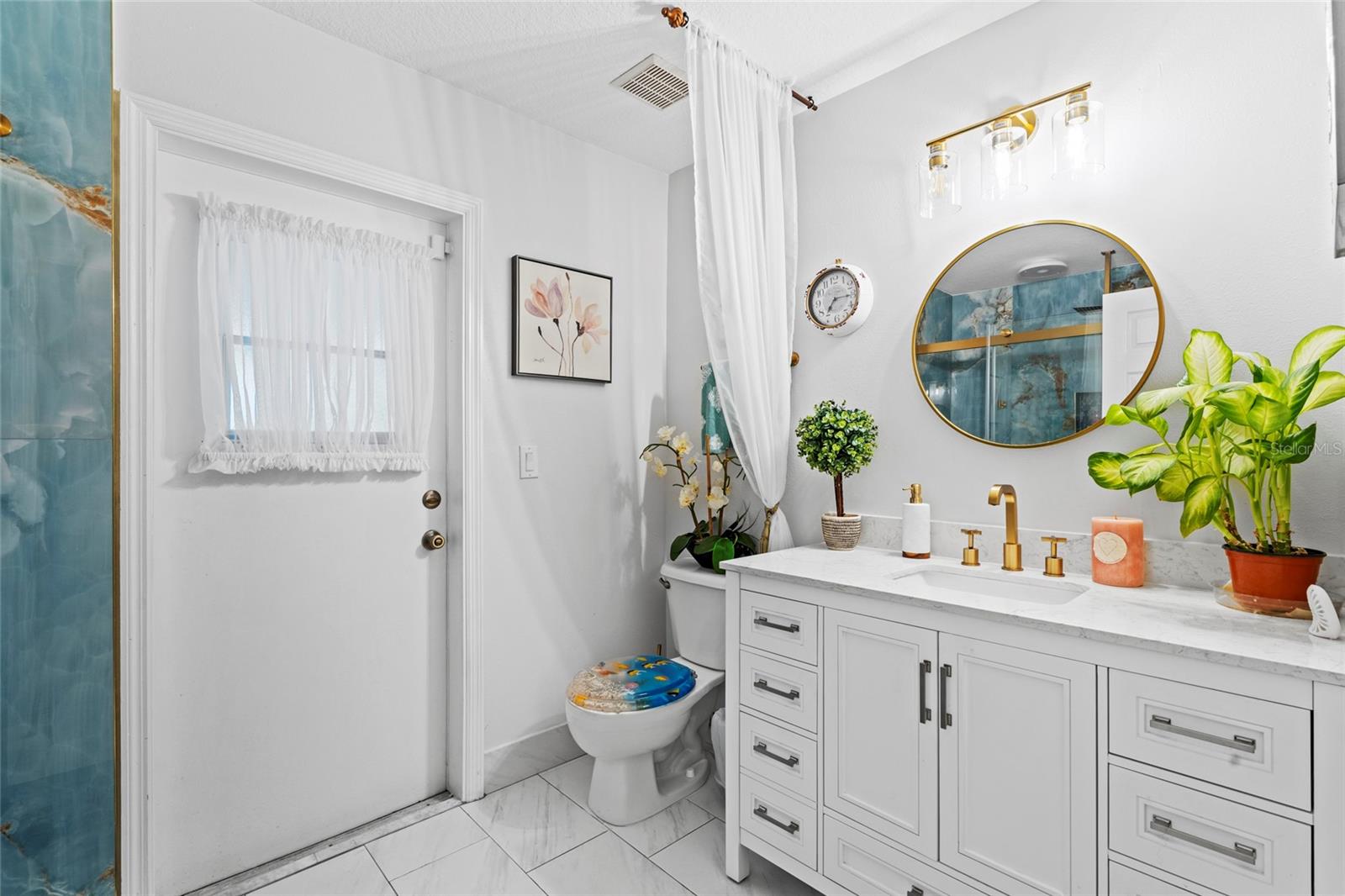 Image 31 of 46 For 4239 Callicoe Street