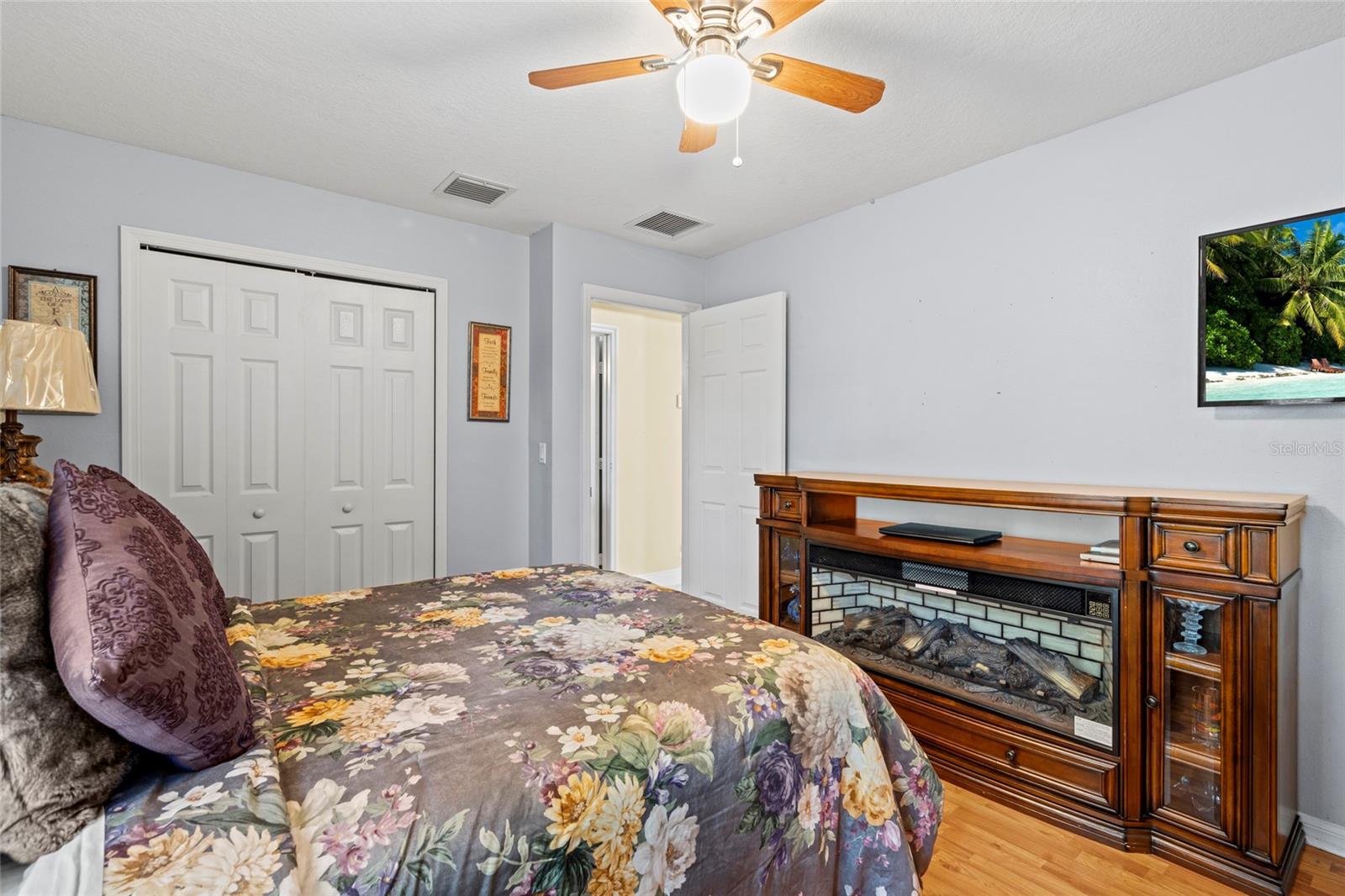 Image 34 of 46 For 4239 Callicoe Street