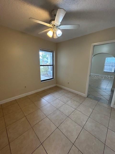 Image 16 of 21 For 718 Holbrook Circle