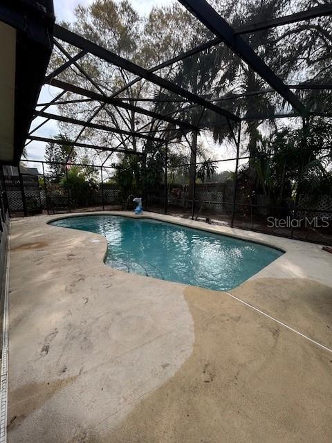 Image 18 of 21 For 718 Holbrook Circle