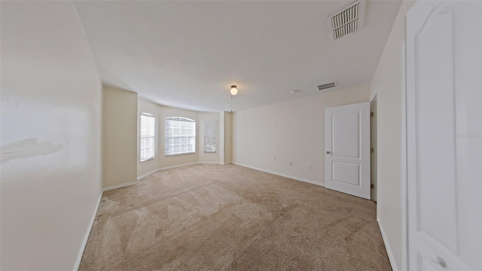 Image 11 of 21 For 902 Henley Circle