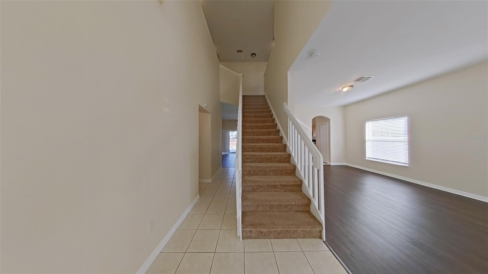 Image 3 of 21 For 902 Henley Circle