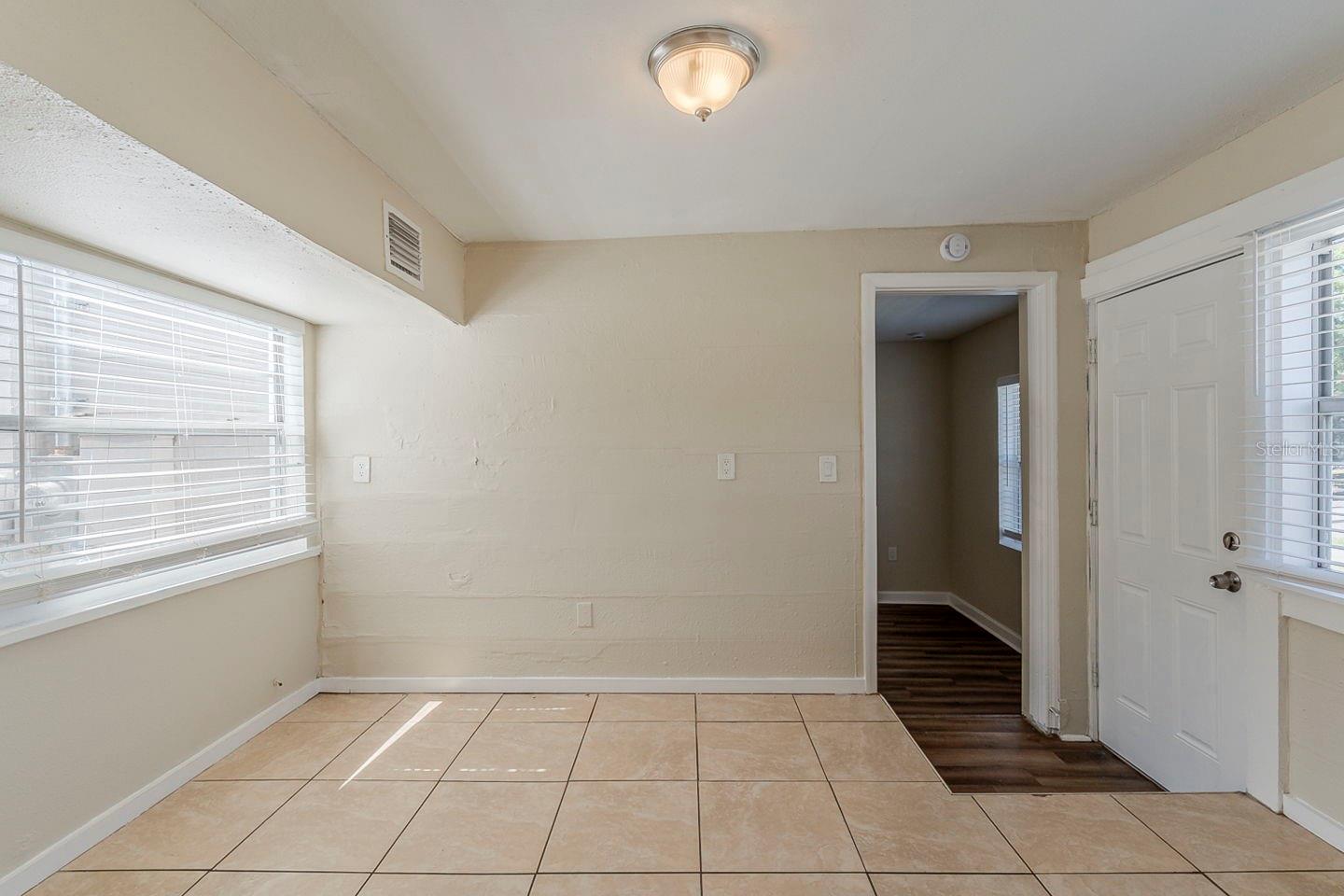 Image 16 of 33 For 1524 13th Avenue S