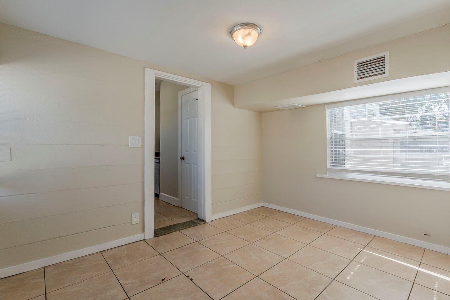 Image 17 of 33 For 1524 13th Avenue S