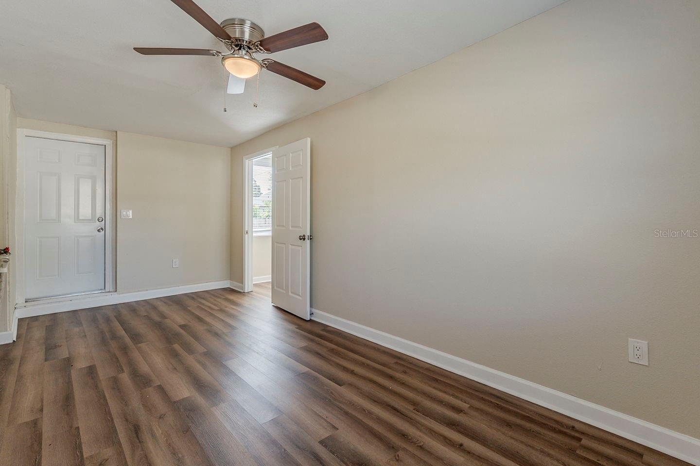 Image 18 of 33 For 1524 13th Avenue S