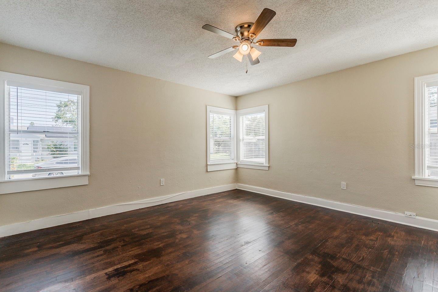 Image 22 of 33 For 1524 13th Avenue S