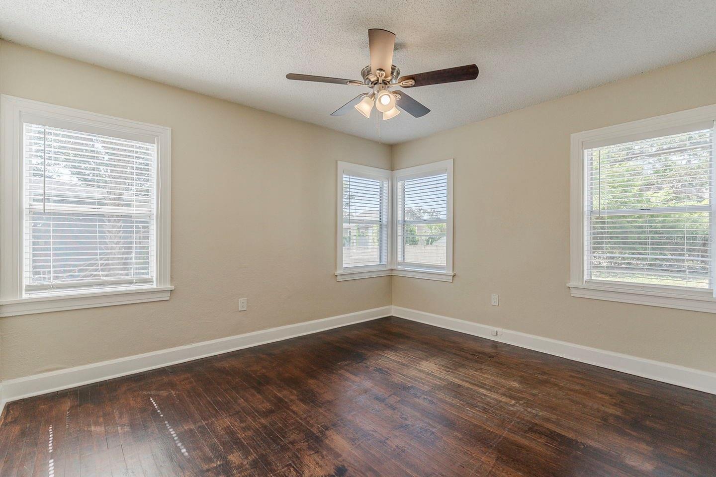 Image 25 of 33 For 1524 13th Avenue S