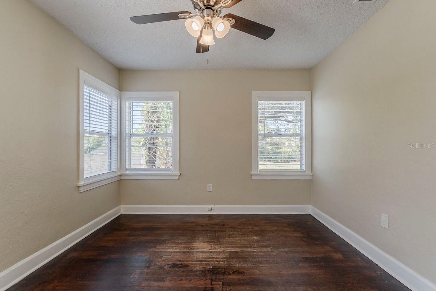 Image 26 of 33 For 1524 13th Avenue S