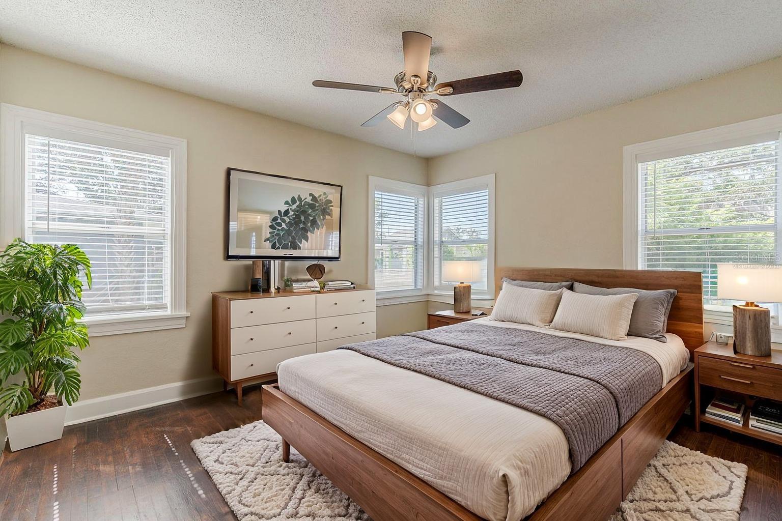 Image 8 of 33 For 1524 13th Avenue S