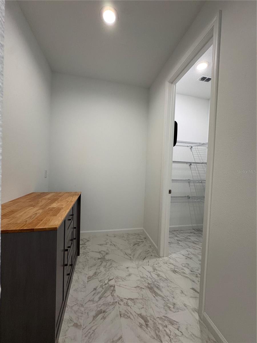 Image 18 of 42 For 13139 Tollcross Way