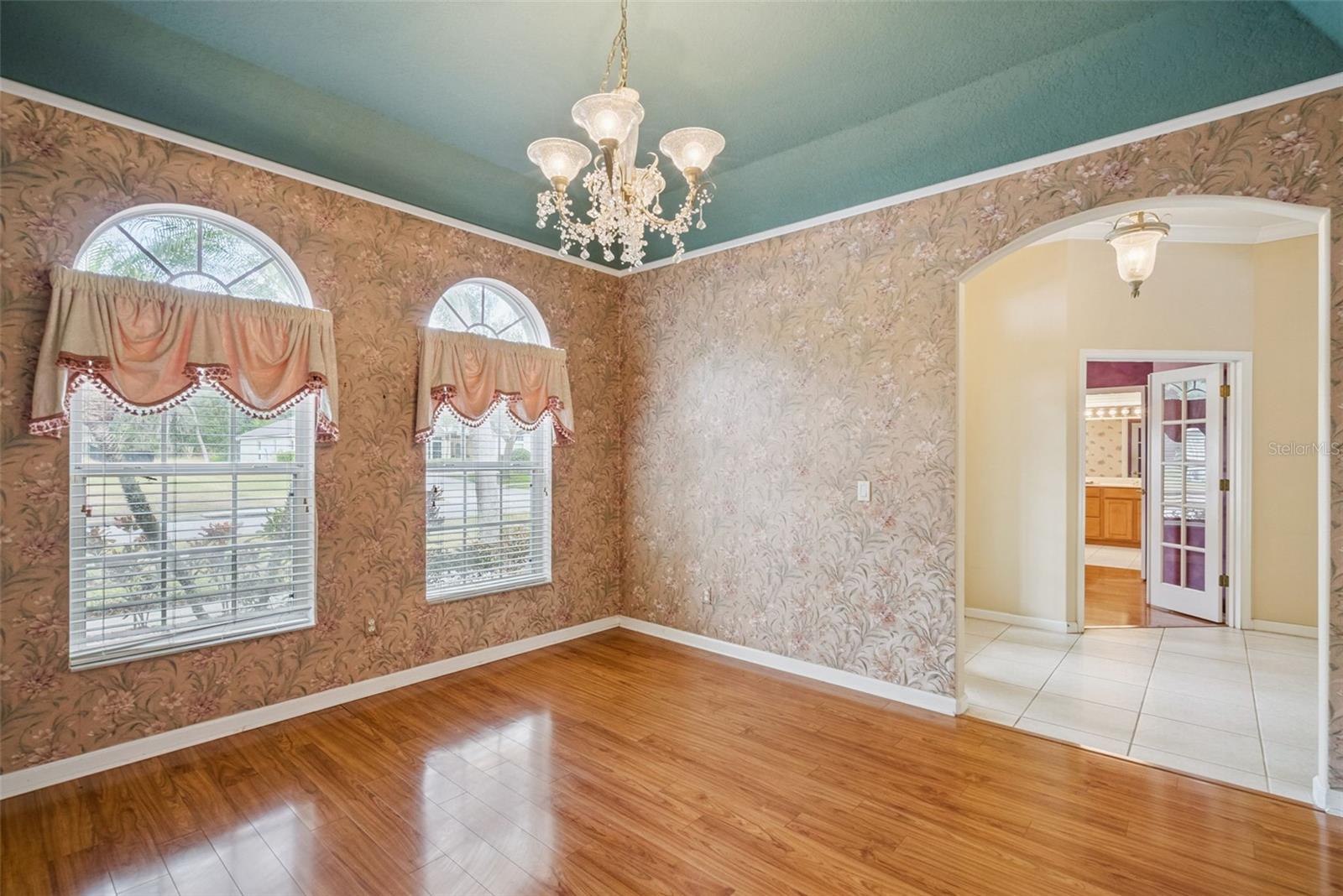 Image 10 of 34 For 513 Sand Wedge Loop