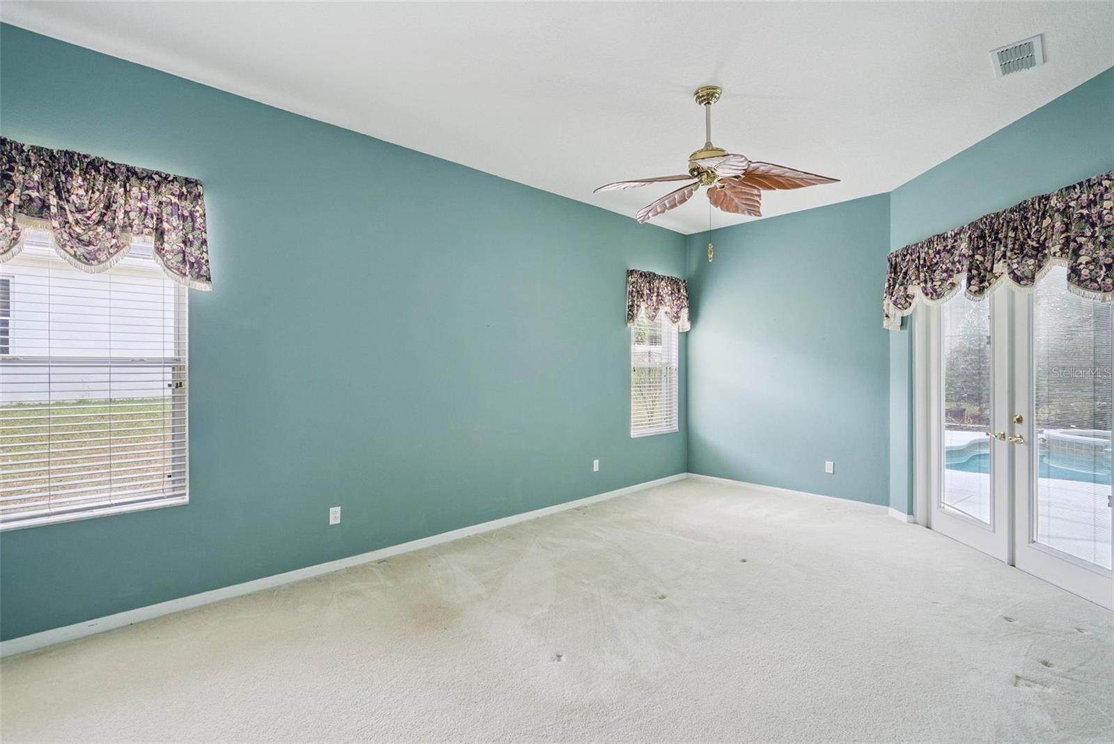 Image 20 of 34 For 513 Sand Wedge Loop