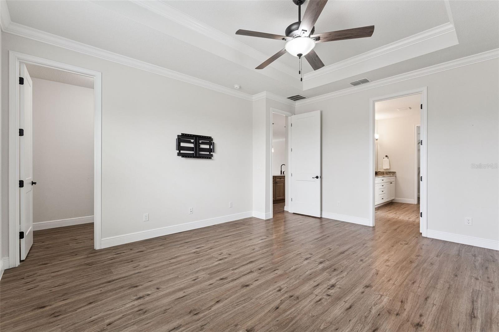 Image 13 of 51 For 10454 Spring Lake Drive