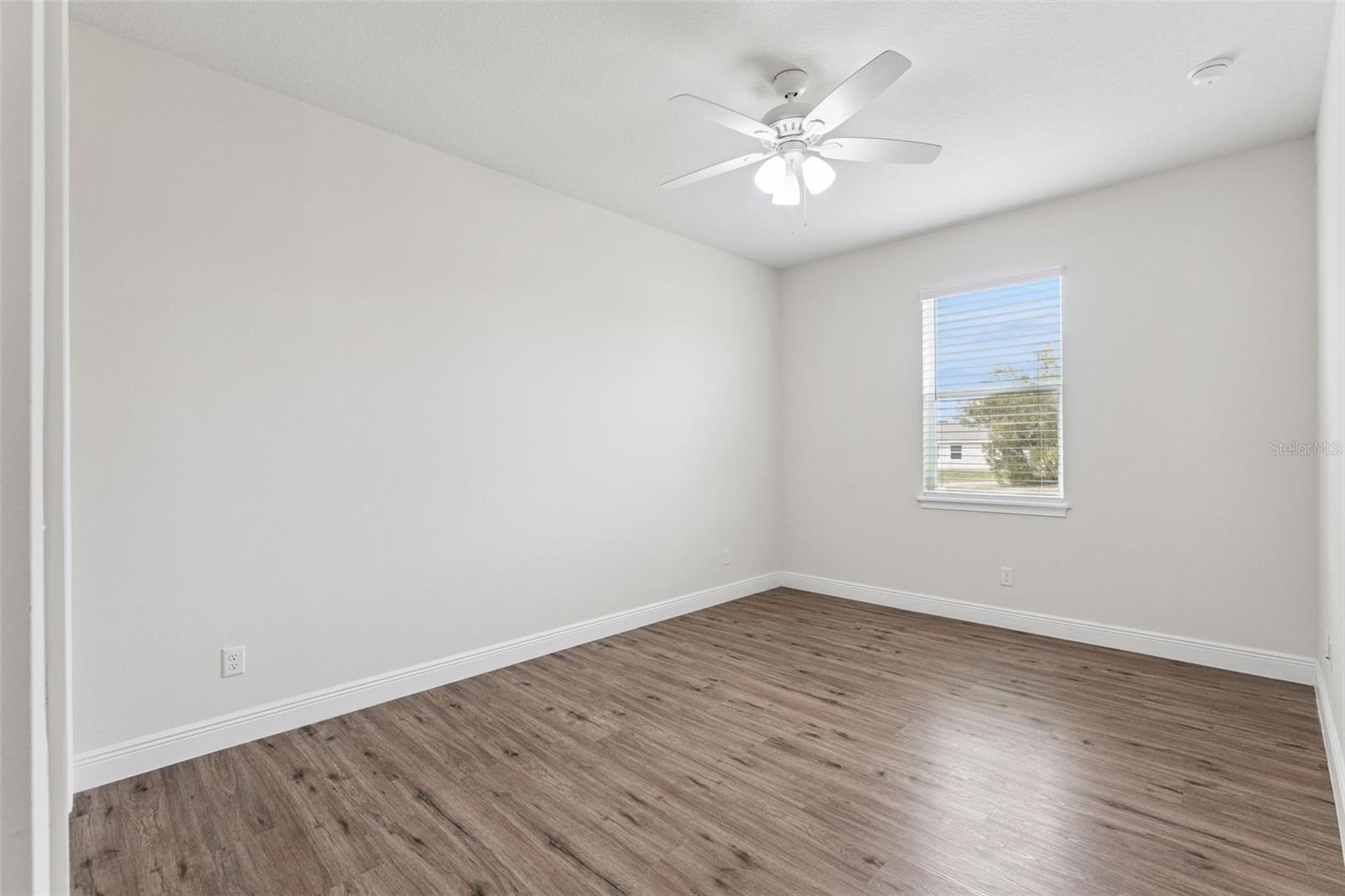 Image 17 of 51 For 10454 Spring Lake Drive