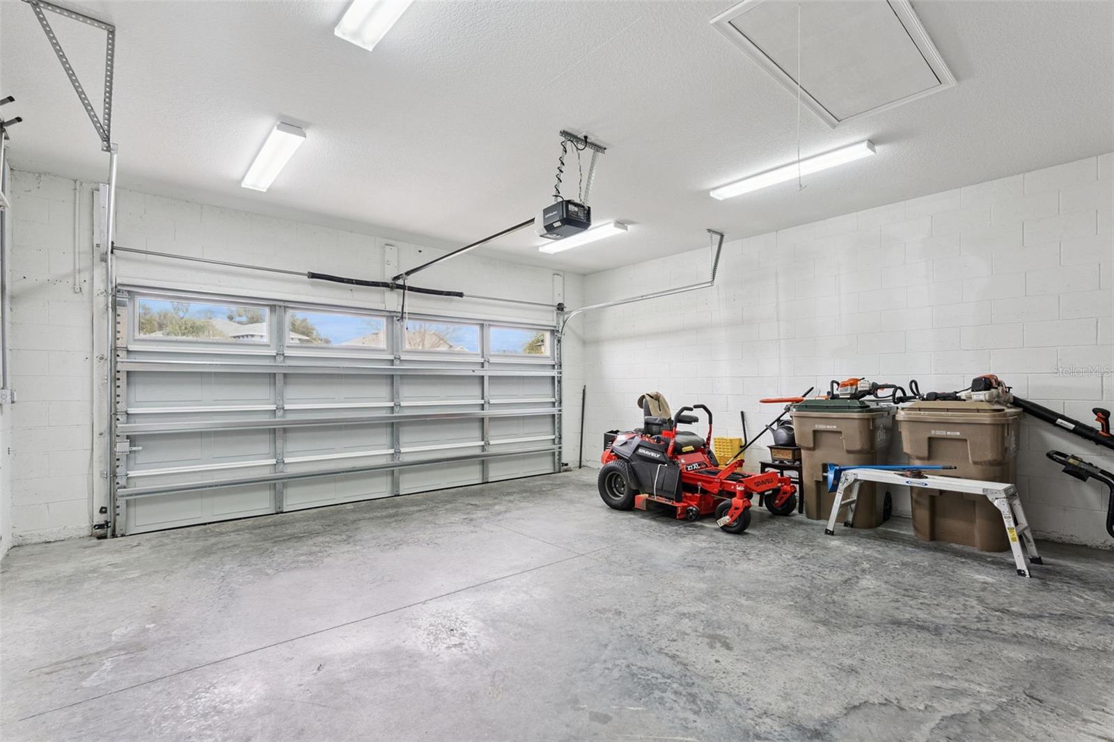 Image 24 of 51 For 10454 Spring Lake Drive