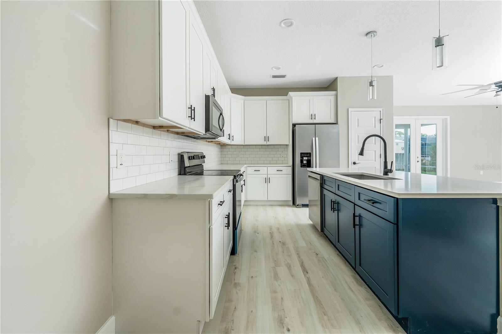 Image 11 of 47 For 1011 Johnston Road Se