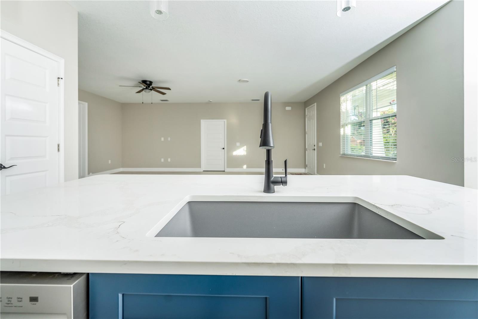 Image 12 of 47 For 1011 Johnston Road Se