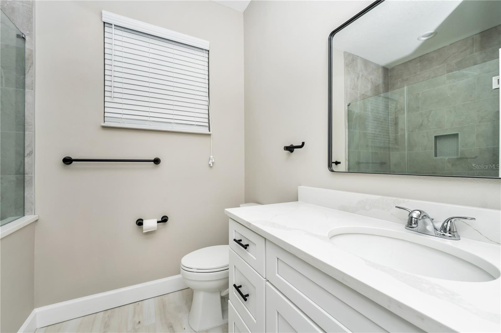 Image 26 of 47 For 1011 Johnston Road Se