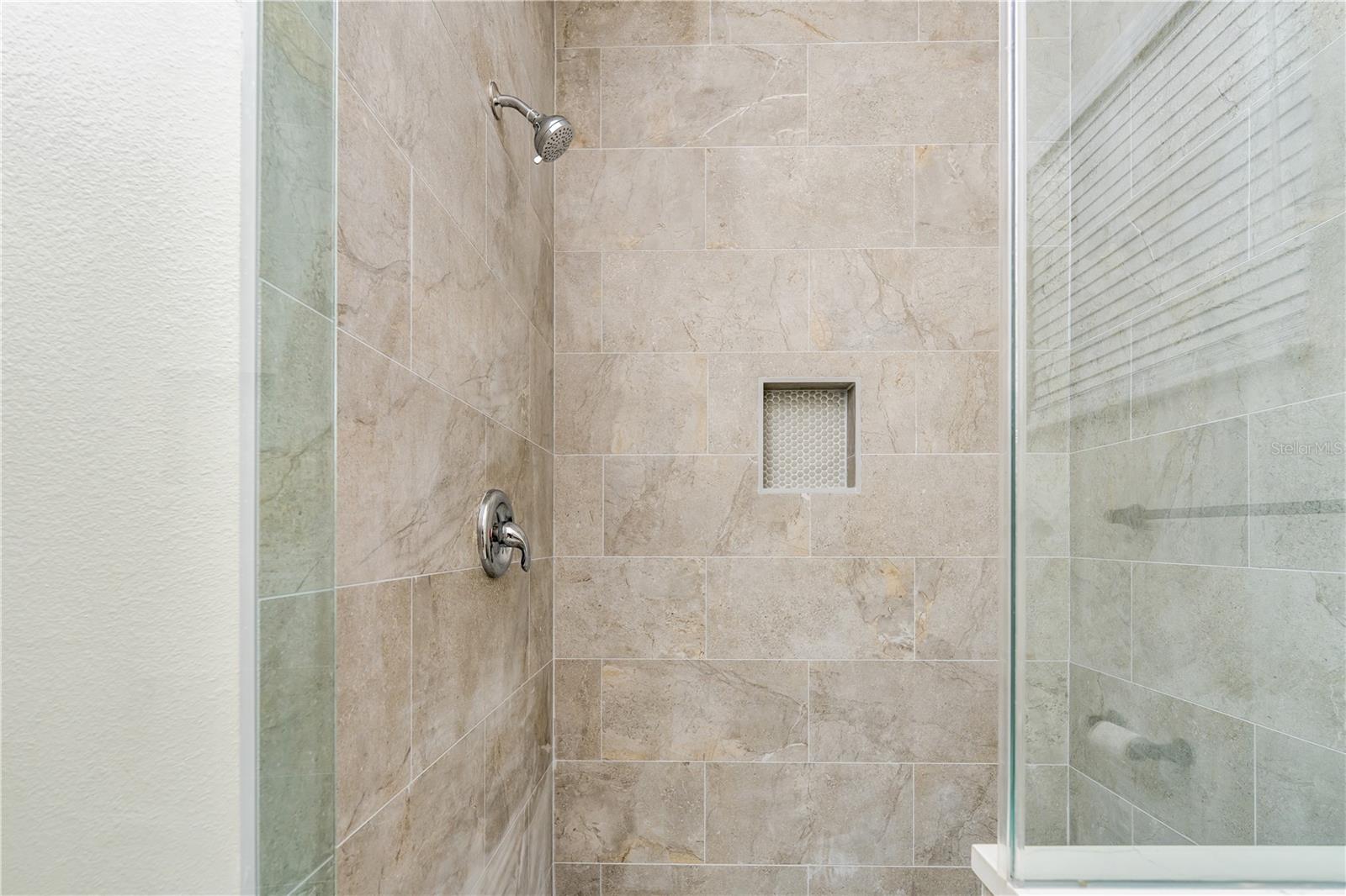 Image 28 of 47 For 1011 Johnston Road Se