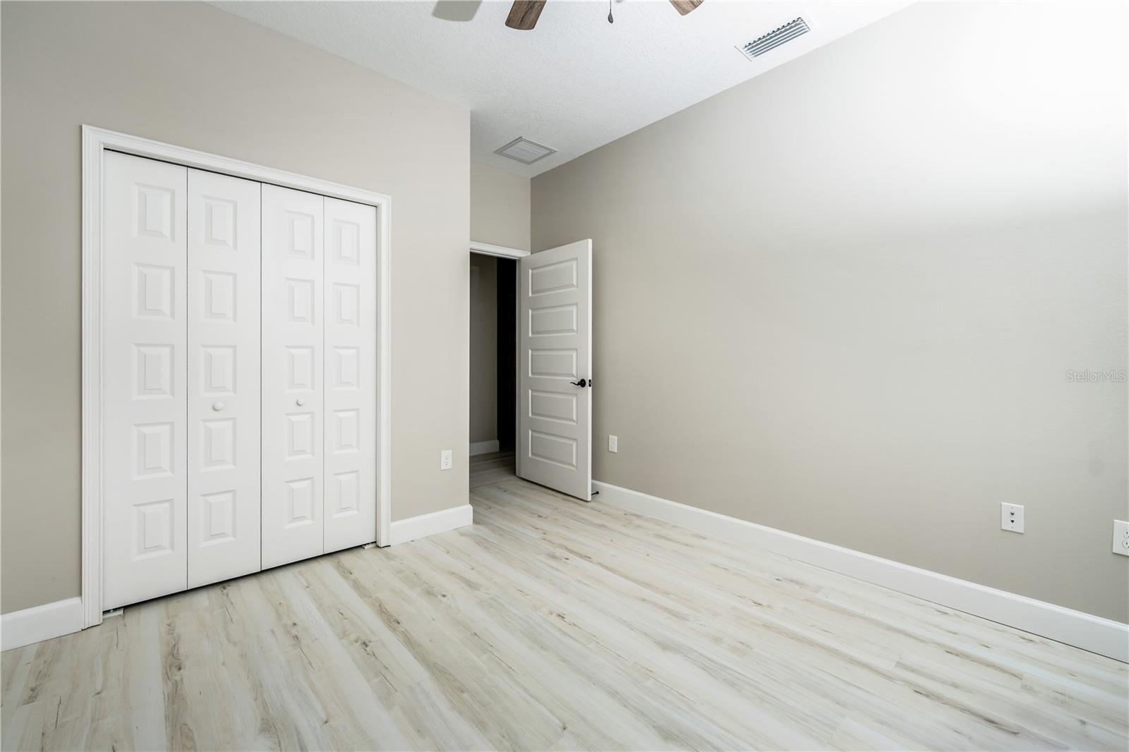 Image 32 of 47 For 1011 Johnston Road Se