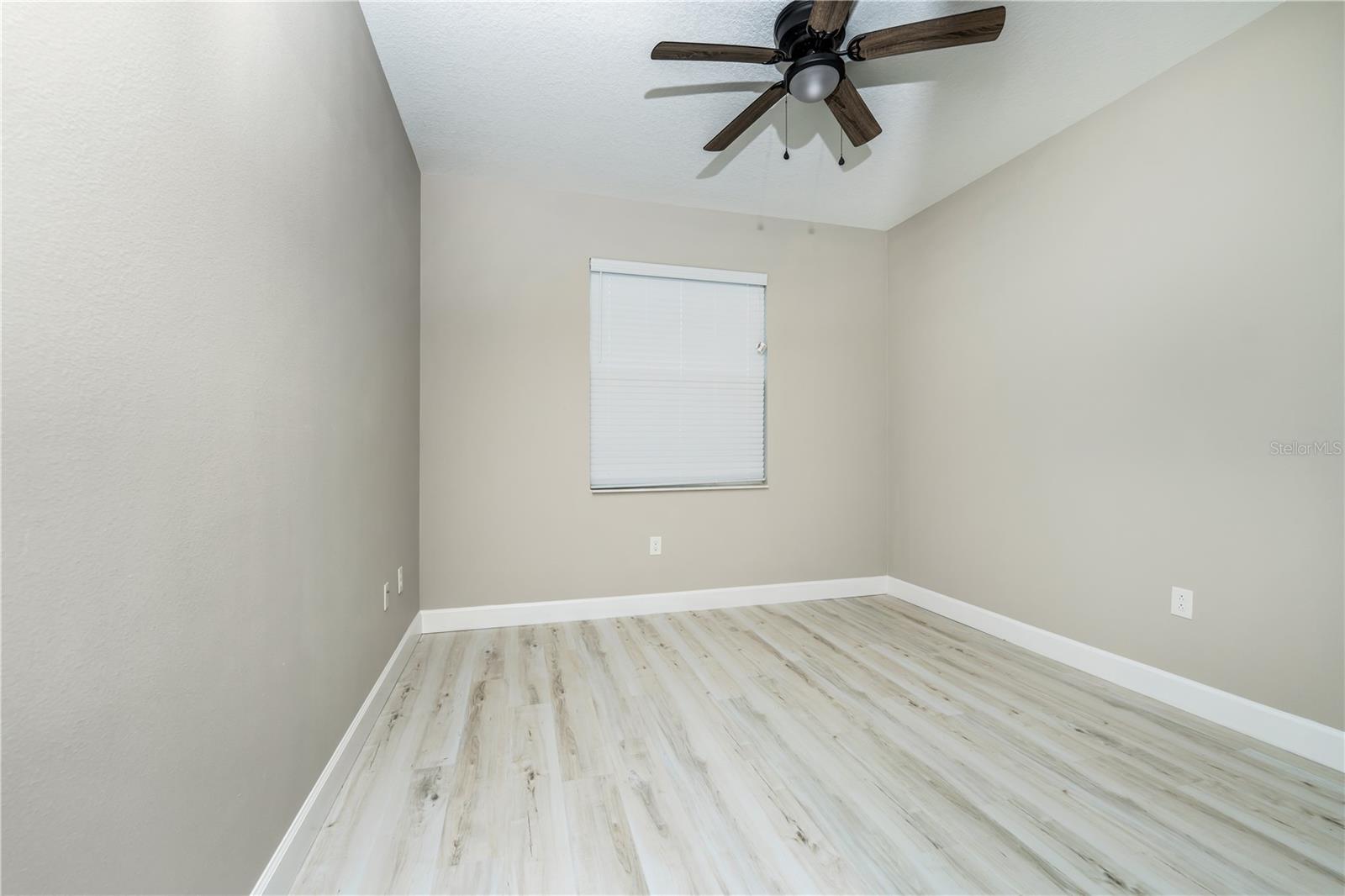 Image 33 of 47 For 1011 Johnston Road Se