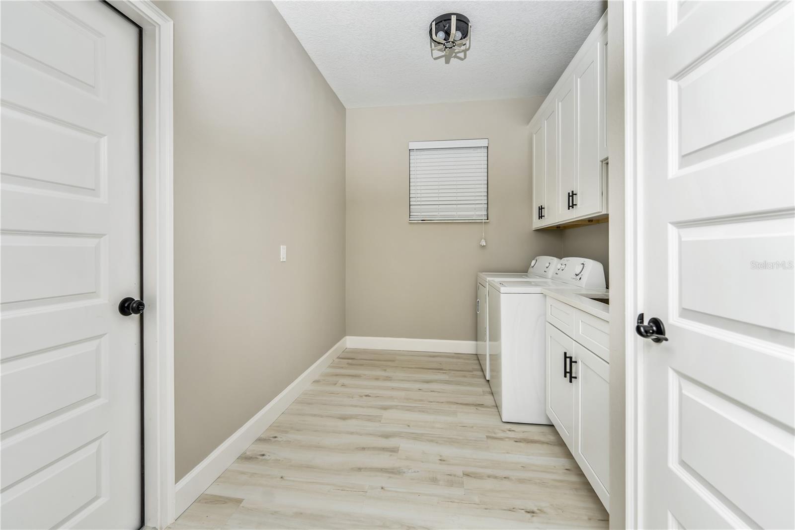 Image 37 of 47 For 1011 Johnston Road Se